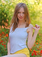 Gloria shares her body