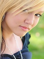 Alexa shows it all off in the park