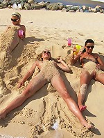 Passion Paradise Babes Crazy on Public Beach