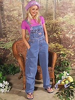 Ember Plays with Her Dildo