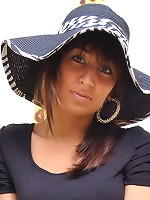 A hat like this is just right for summer. When you can do everything out in the open air.