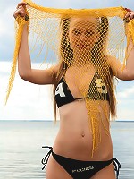 Teen gets naked outdoors