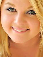 Chloe opens her pussy hole wide