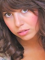 Bojana spreads her pussy wide open