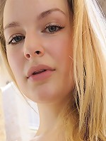 Danielle naked with her ass in the water foutain