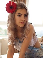 Presenting Eva Elfie