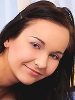 Nubiles.net Sara Lynn - Mischievous college girl stuffs two fingers in her eager pussy