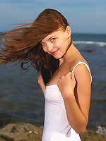 Amelie | Caress of the ocean breeze